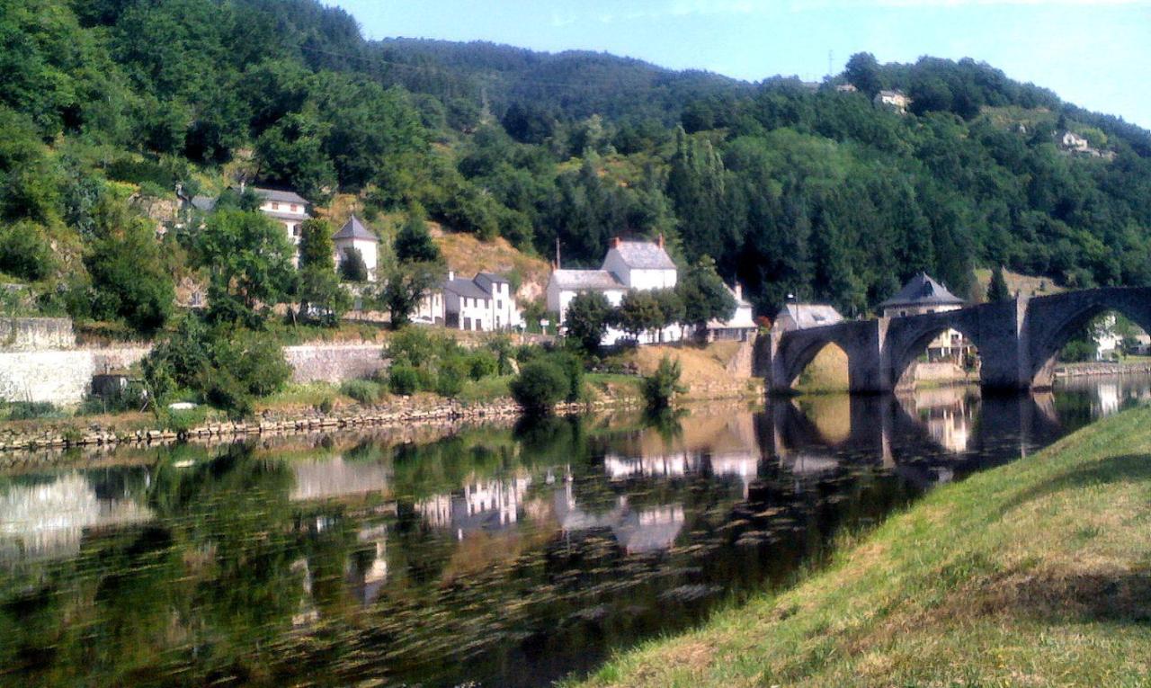 L'Oustalou - Gite Entre Lot Et Truyere Entraygues-sur-Truyère Dış mekan fotoğraf